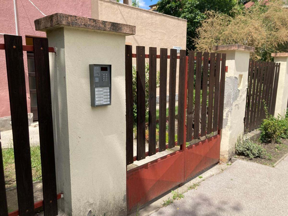 Roland Apartmant Zuglo Budapest Luaran gambar