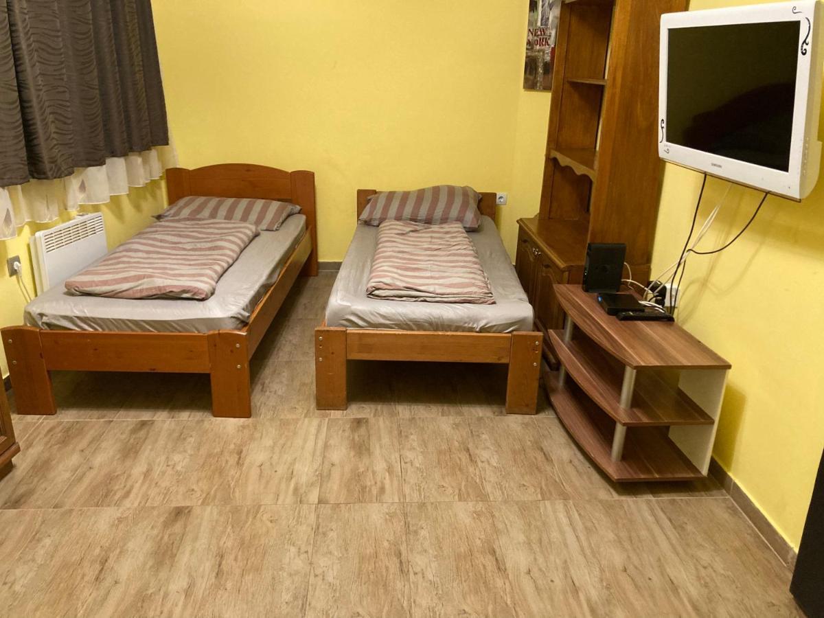 Roland Apartmant Zuglo Budapest Luaran gambar